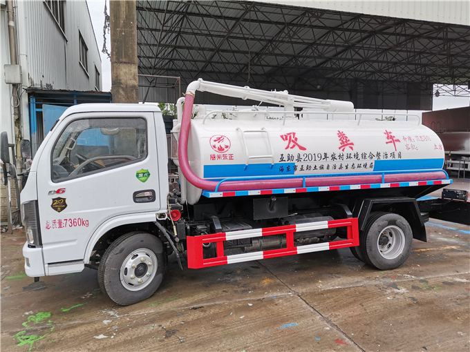 东风5方5吨吸粪车