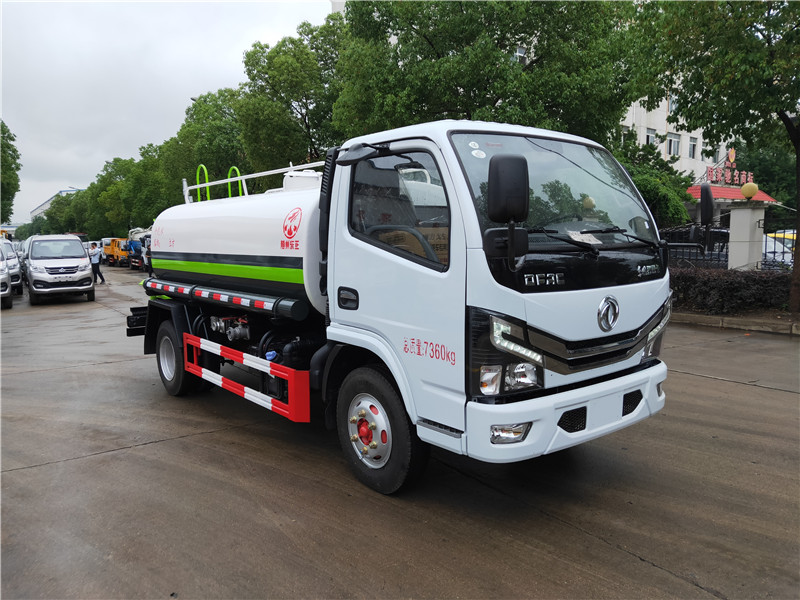 东风5吨5方洒水车