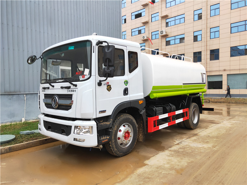 国六15吨多利卡D9热水车