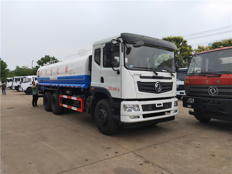 后双桥18方20方保温热水运输车