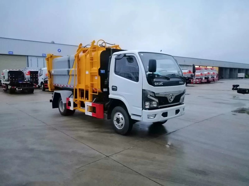 东风牌5吨6吨侧装压缩垃圾车
