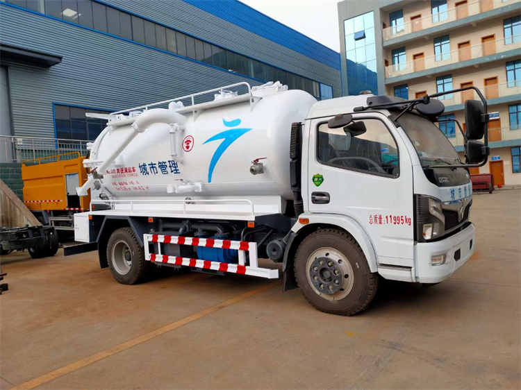 国六罐式8方污泥运输车